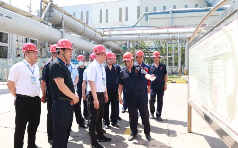 津南區(qū)委常委、常務(wù)副區(qū)長(zhǎng)楊陽(yáng)深入榮程鋼鐵集團(tuán)檢查指導(dǎo)安全工作