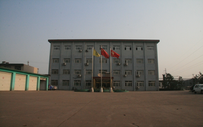 1999年，成立唐山合利鋼鐵廠，鋼鐵是這樣煉成的