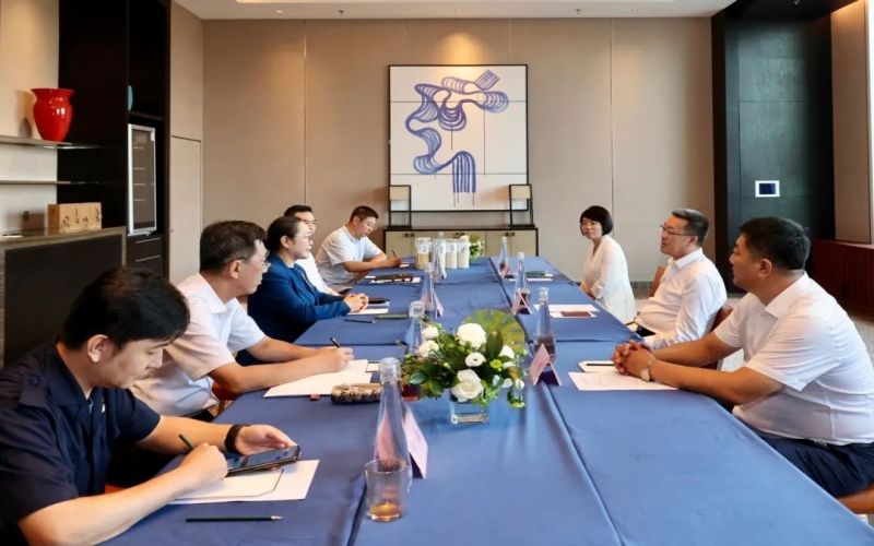 遼寧省朝陽市委書記單義、盤錦市市長邢鵬分別會(huì)見榮程集團(tuán)董事會(huì)主席張榮華