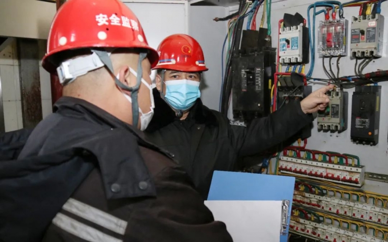 冬日生產(chǎn)，安全當(dāng)先！榮程鋼鐵集團(tuán)扎實(shí)做好冬季安全生產(chǎn)保障工作