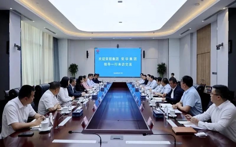 榮程集團(tuán)董事會(huì)主席張榮華與陜煤集團(tuán)黨委書(shū)記、董事長(zhǎng)張文琪座談交流