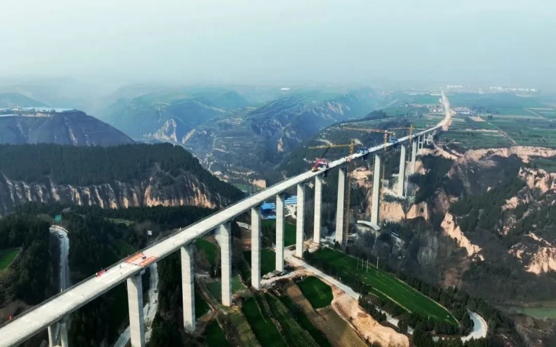 創(chuàng)新驅(qū)動 標(biāo)準引領(lǐng) - 榮程鋼鐵預(yù)應(yīng)力線材產(chǎn)品應(yīng)用到陜西縣道第一橋