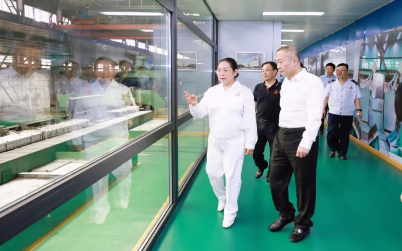 天津市稅務局黨委書記、局長齊志宏一行到榮程集團參觀調研