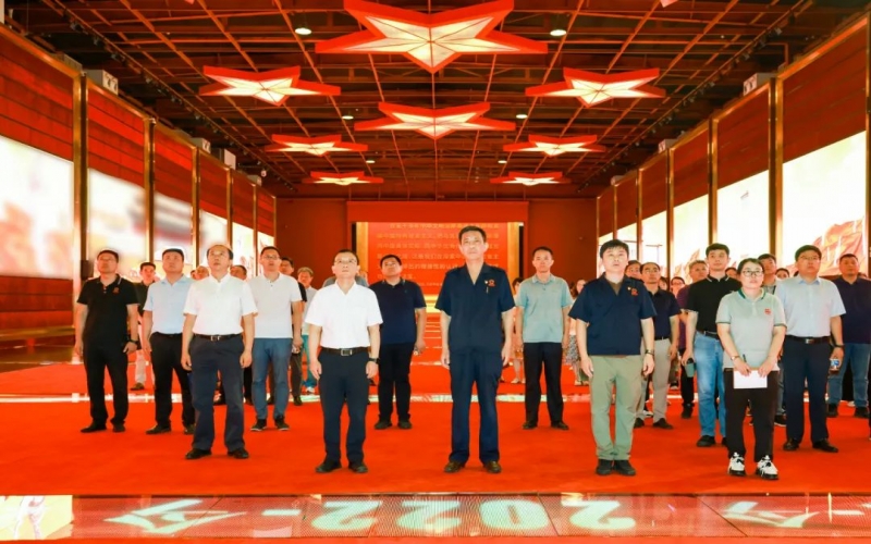 天津中德應(yīng)用技術(shù)大學黨委副書記、校長王海龍一行到榮程集團參觀交流