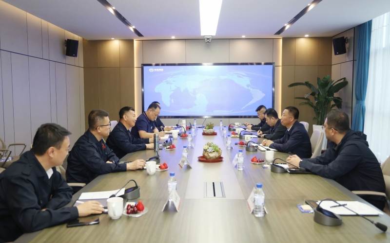 鄂托克旗委副書(shū)記、政府旗長(zhǎng)蘇智雄到榮程集團(tuán)考察交流